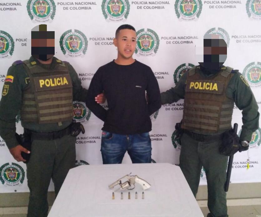 Capturado venezolano con arma de fuego en el barrio Las Américas