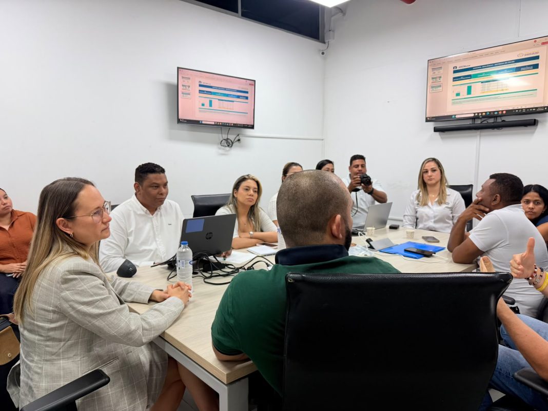 Experta de la Universidad George Washington valida acciones contra el dengue en Soledad