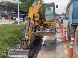 Limpieza de canales en la calle 30 busca prevenir inundaciones durante las lluvias en Soledad