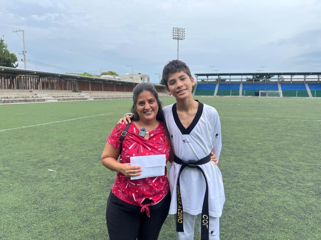 Soledad apoya al taekwondista Óscar Romero para competir en torneo nacional en Bucaramanga
